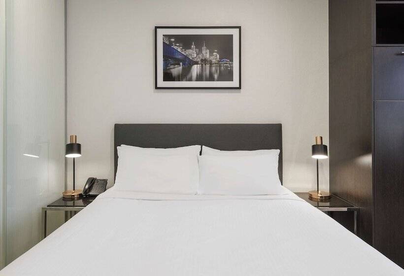 استودیو اجرایی, Oaks Melbourne On Collins Suites