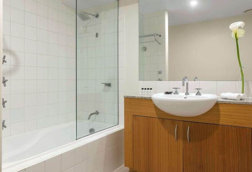 آپارتمان 1 خوابه, Oaks Melbourne On Market