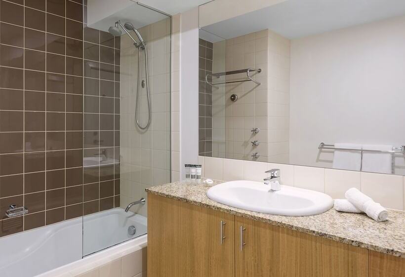 آپارتمان 2 خوابه, Oaks Melbourne On Market