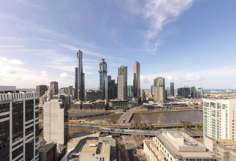 استودیوی استاندارد با چشم‌انداز شهر, Oaks Melbourne On Market