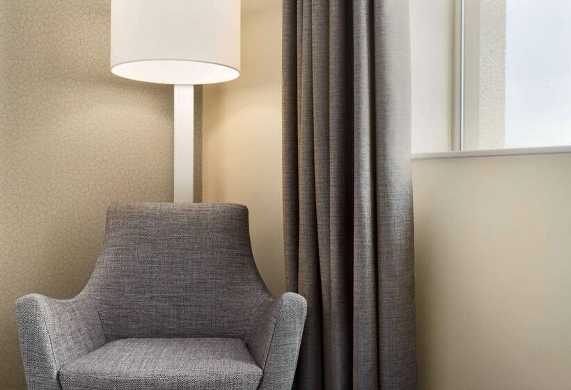 اتاق استاندارد, Ramada Hotel & Suites By Wyndham Coventry