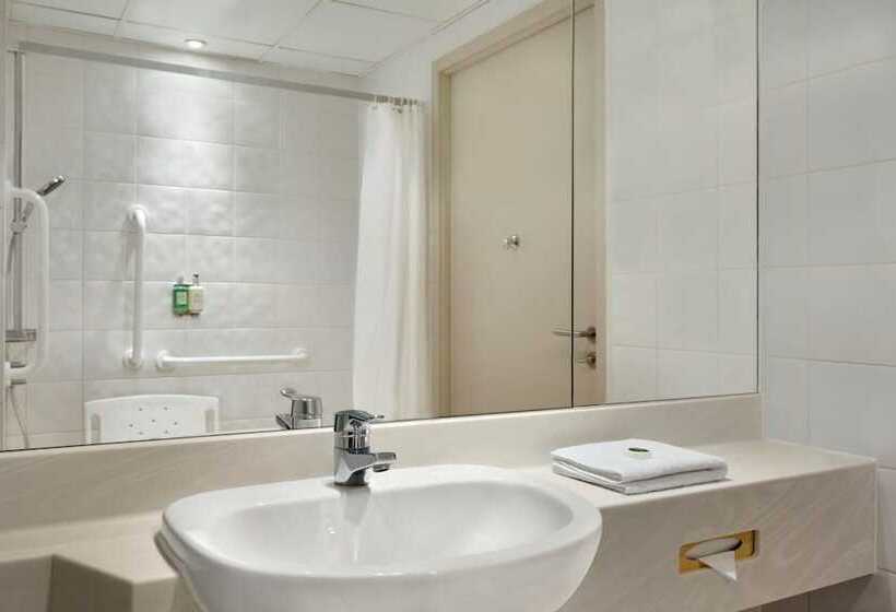 اتاق استاندارد برای معلولان, Ramada Hotel & Suites By Wyndham Coventry