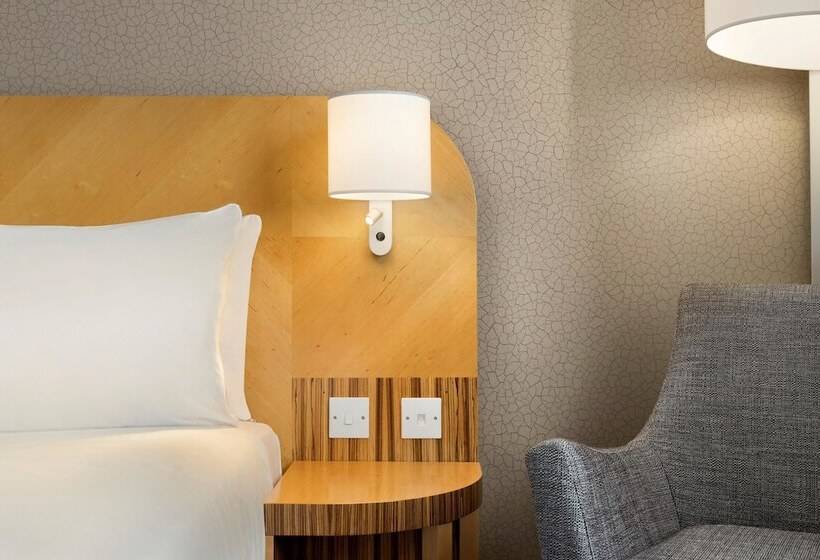 اتاق استاندارد برای معلولان, Ramada Hotel & Suites By Wyndham Coventry