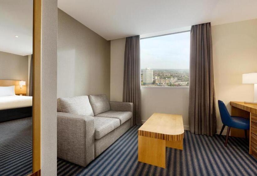 اتاق سوپریور, Ramada Hotel & Suites By Wyndham Coventry