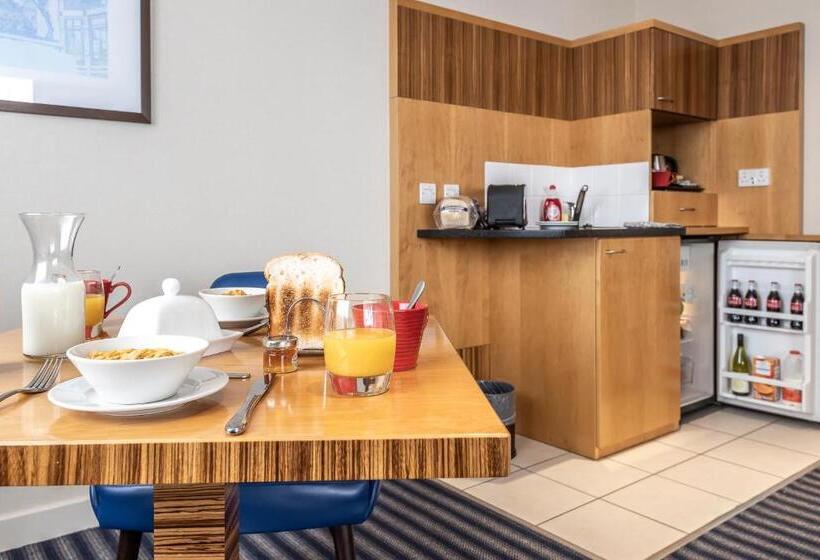 سوییت, Ramada Hotel & Suites By Wyndham Coventry