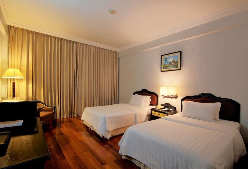 اتاق سوپریور با چشم‌انداز شهر, Somadevi Angkor Resort & Spa