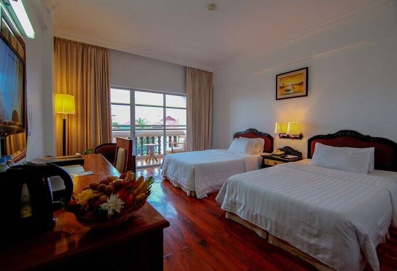 اتاق سوپریور با چشم‌انداز شهر, Somadevi Angkor Resort & Spa