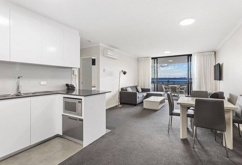 2 Bedroom Deluxe Apartment, The Landmark Nelson Bay