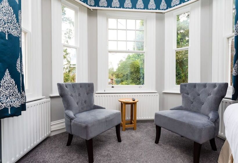 اتاق سوپریور, The Lawn Guest House Gatwick