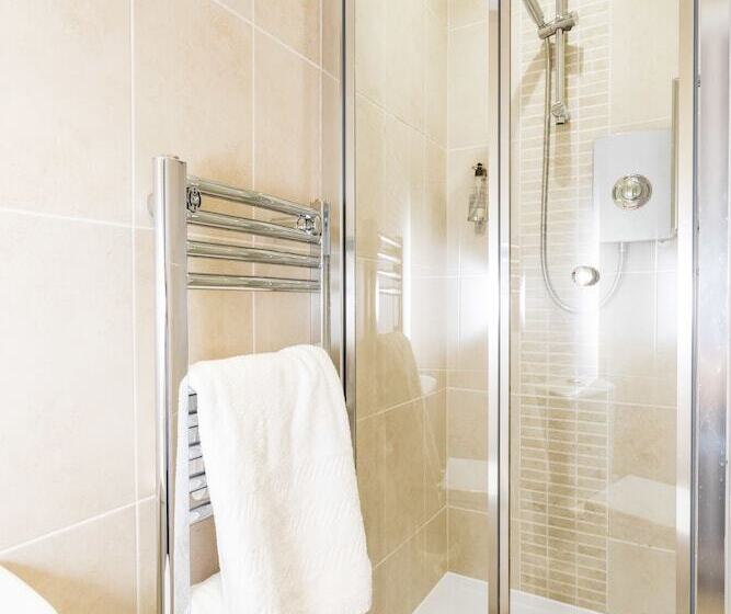اتاق استاندارد, The Lawn Guest House Gatwick