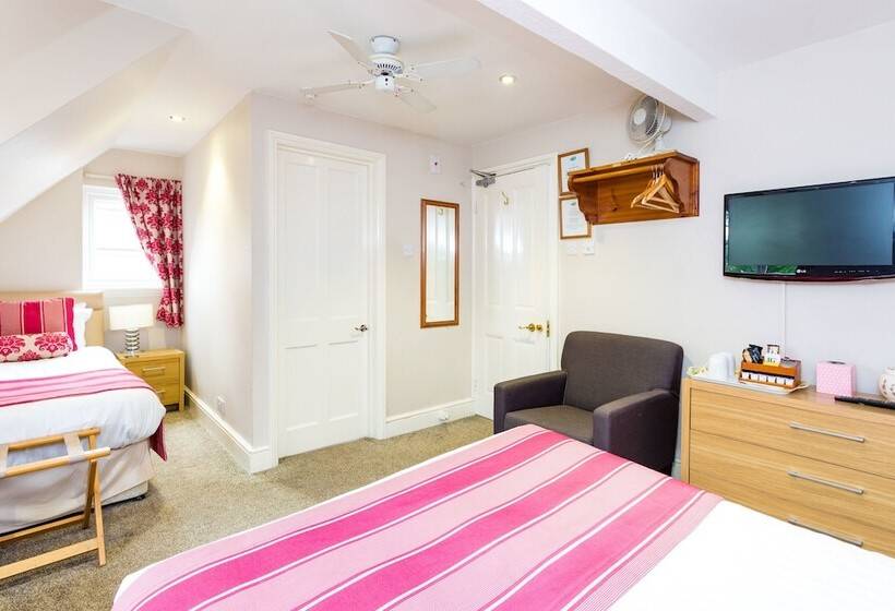 اتاق خانوادگی, The Lawn Guest House Gatwick