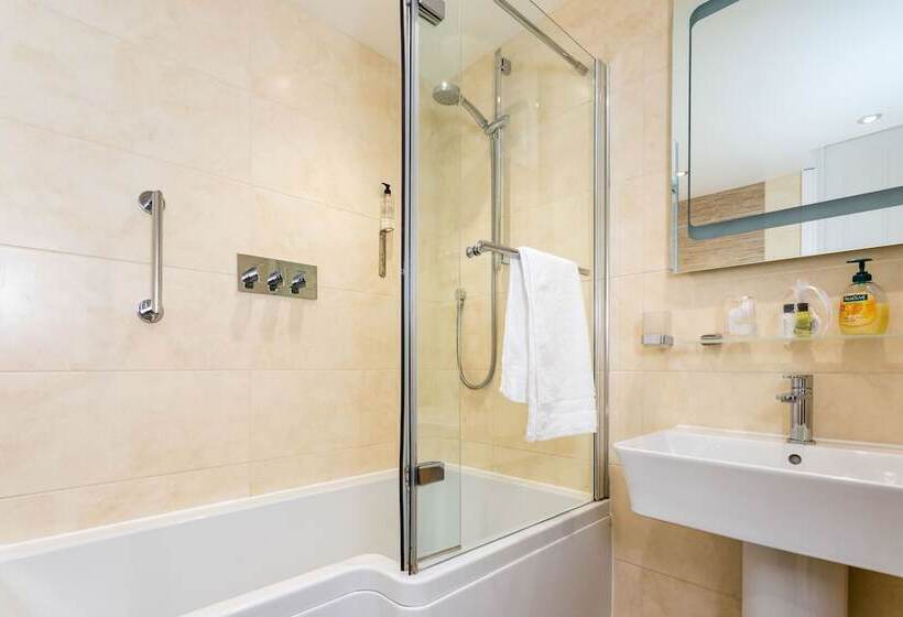 اتاق لوکس, The Lawn Guest House Gatwick