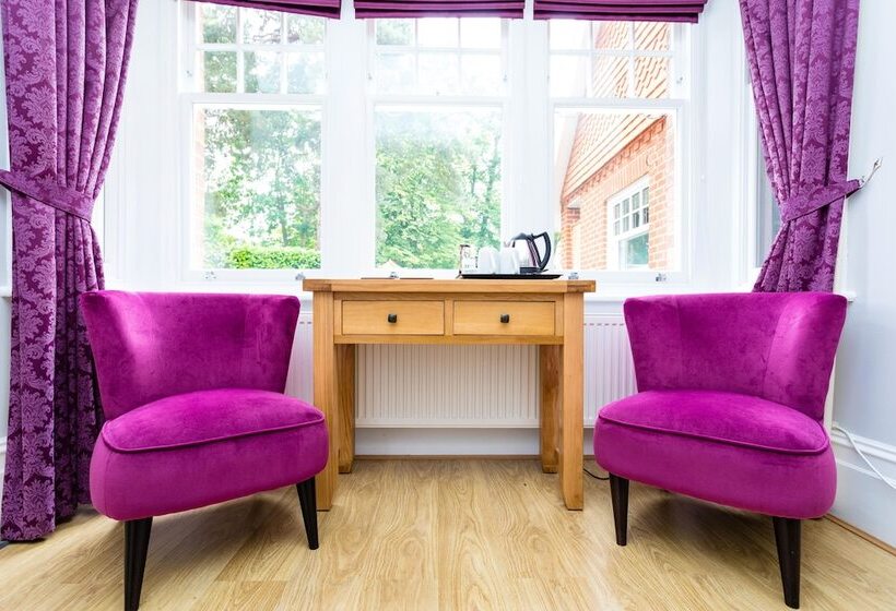 اتاق سوپریور در طبقه همکف, The Lawn Guest House Gatwick