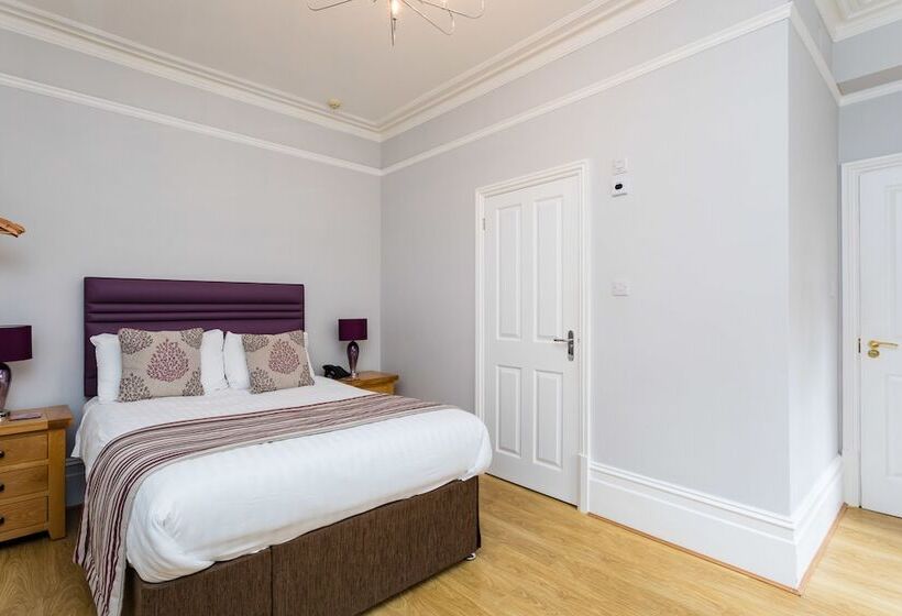 اتاق سوپریور در طبقه همکف, The Lawn Guest House Gatwick