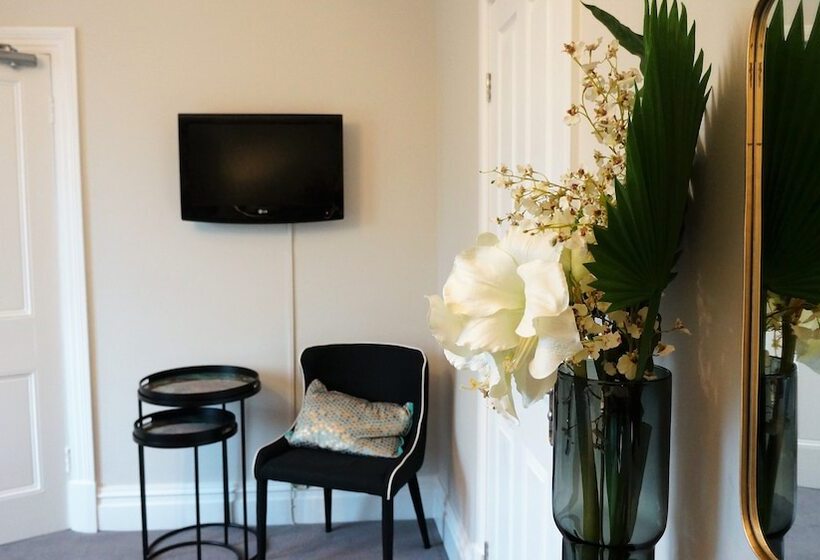 اتاق لوکس, The Lawn Guest House Gatwick