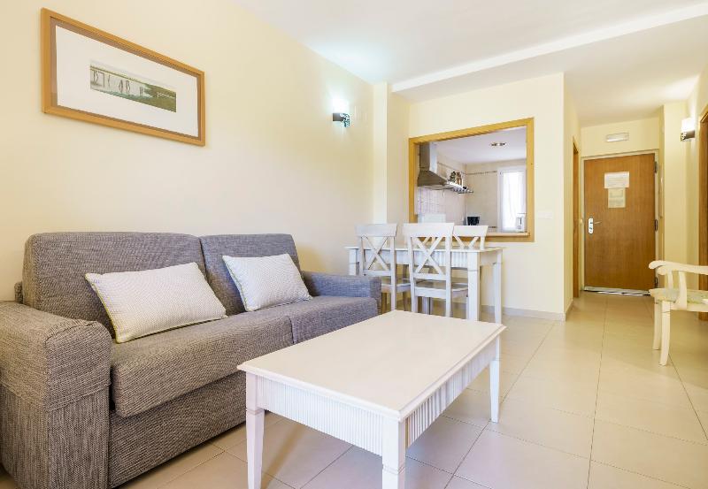 اتاق خانوادگی, The Lawn Guest House Gatwick