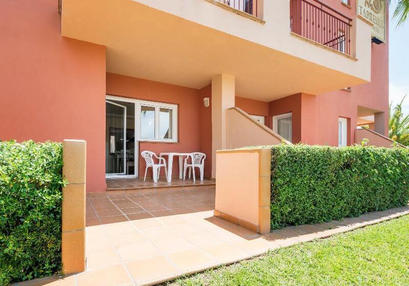 اتاق خانوادگی, The Lawn Guest House Gatwick