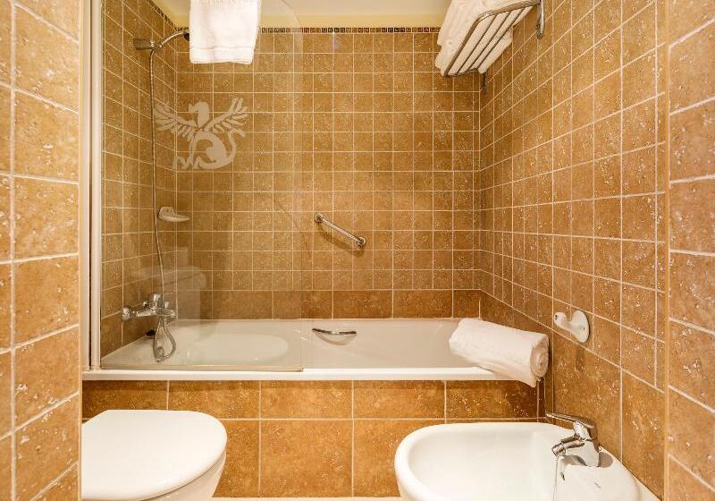 اتاق خانوادگی, The Lawn Guest House Gatwick