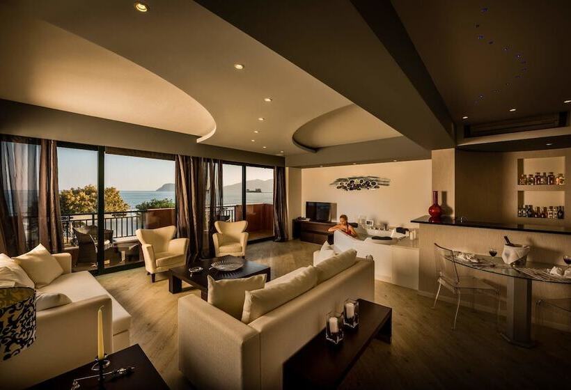 スイート, Mediterranean Beach Resort