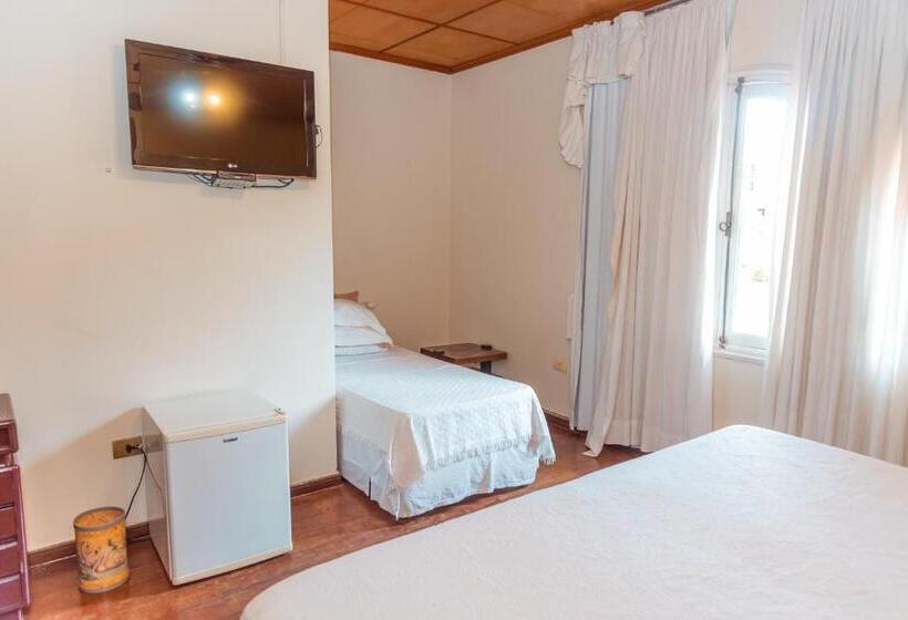 Deluxe Triple Room, Casa Blanca