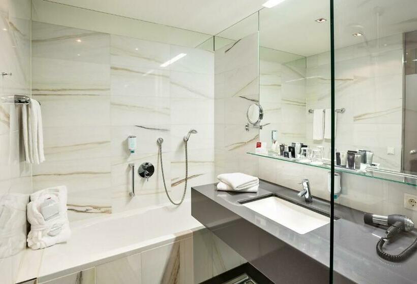 Suite with Terrace, Austria Trend Hotel Congress Innsbruck
