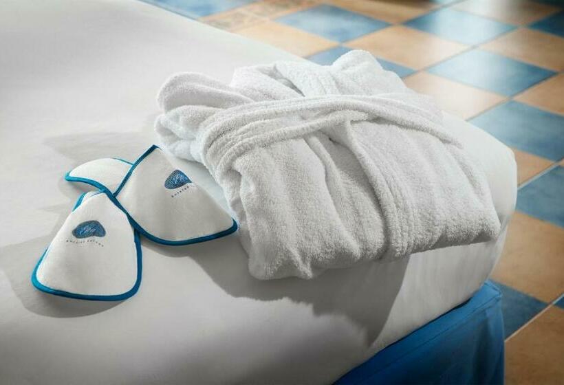 سوئیت سینیور, Elba Carlota Beach & Golf Resort