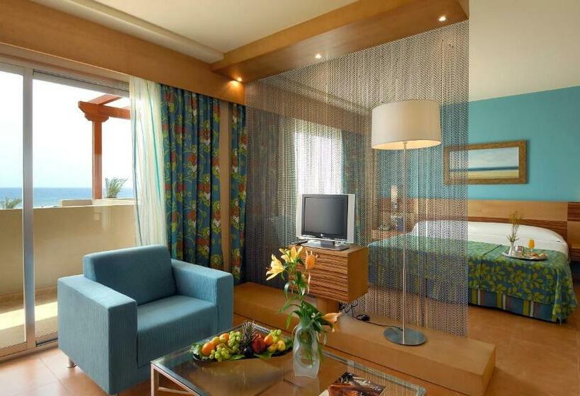 سوئیت سینیور, Elba Carlota Beach & Golf Resort