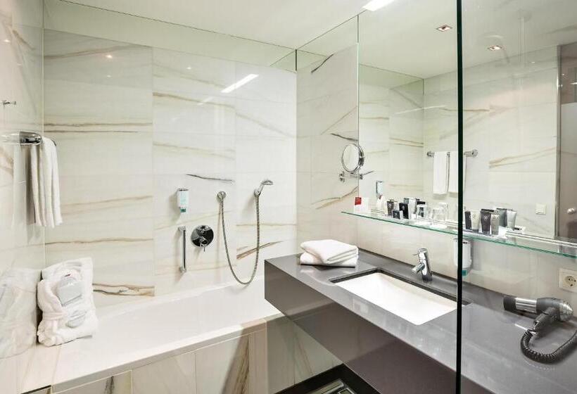 Suite with Terrace, Austria Trend Hotel Congress Innsbruck