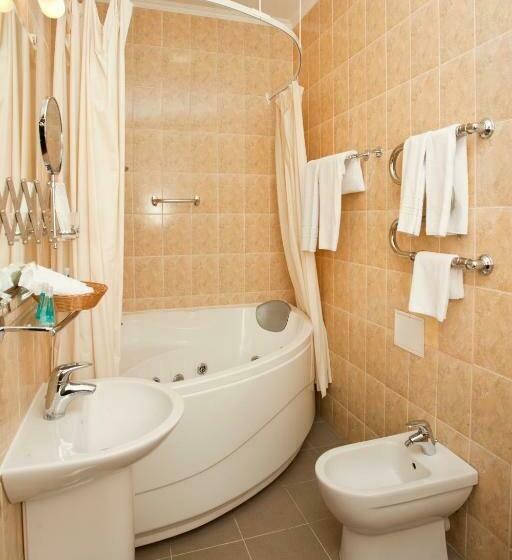 سوئیت جونیور با ماساژ آبی, Boutique Hotel Monte Kristo