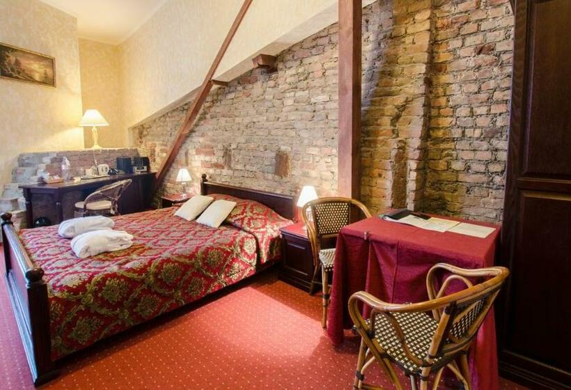 سوئیت جونیور با ماساژ آبی, Boutique Hotel Monte Kristo