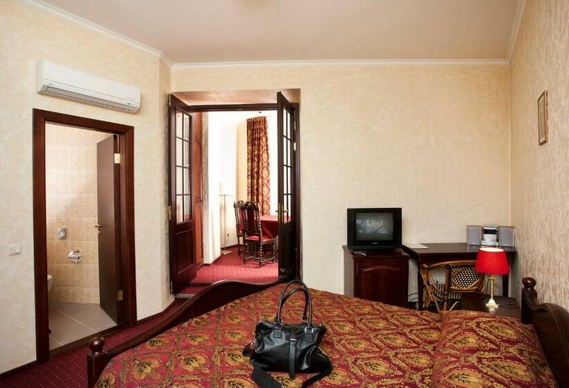 سوئیت جونیور با ماساژ آبی, Boutique Hotel Monte Kristo