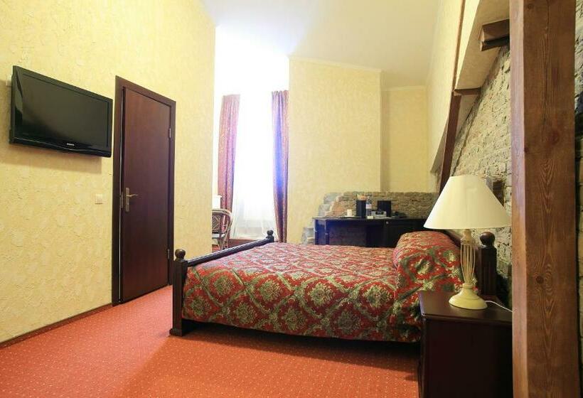 سوئیت جونیور با ماساژ آبی, Boutique Hotel Monte Kristo