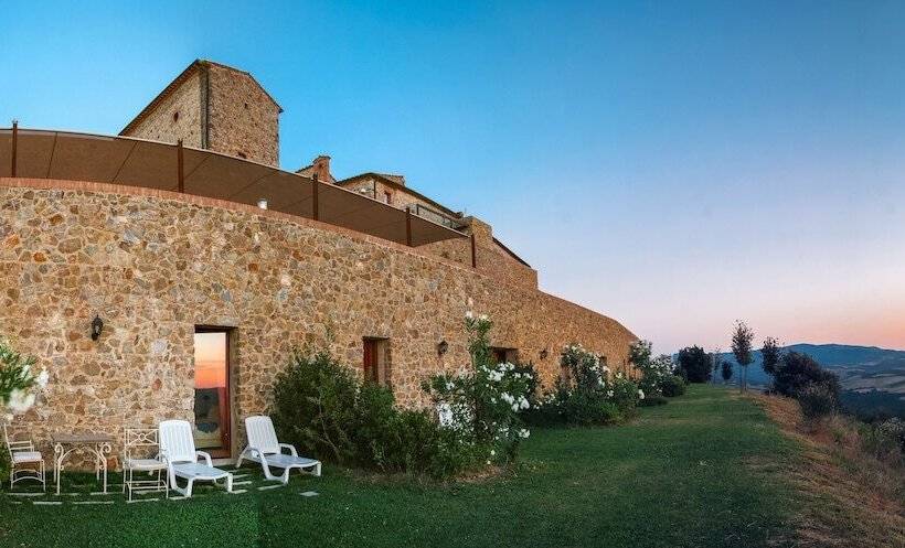 سوئیت با چشمانداز, Castello Di Velona Resort, Thermal Spa & Winery