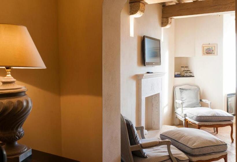 اتاق پرستیژ, Castello Di Velona Resort, Thermal Spa & Winery