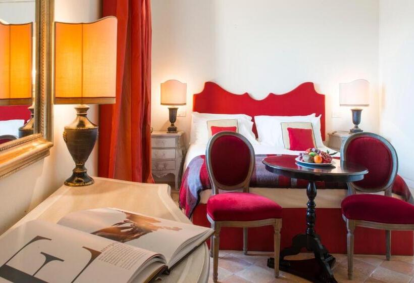 سوئیت جونیور کلاسیک, Castello Di Velona Resort, Thermal Spa & Winery