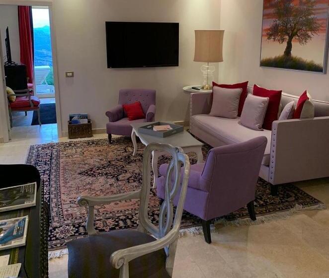 سوئیت با چشمانداز, Castello Di Velona Resort, Thermal Spa & Winery