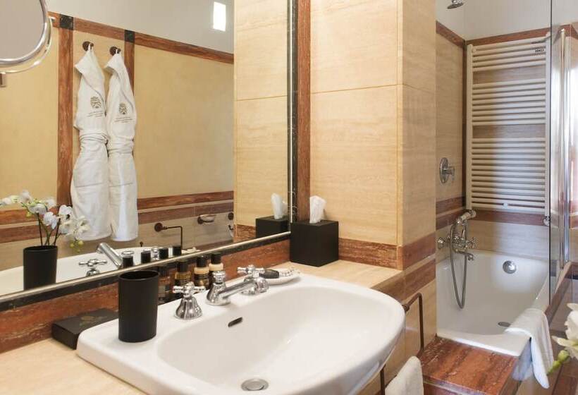 سوئیت جونیور کلاسیک, Castello Di Velona Resort, Thermal Spa & Winery