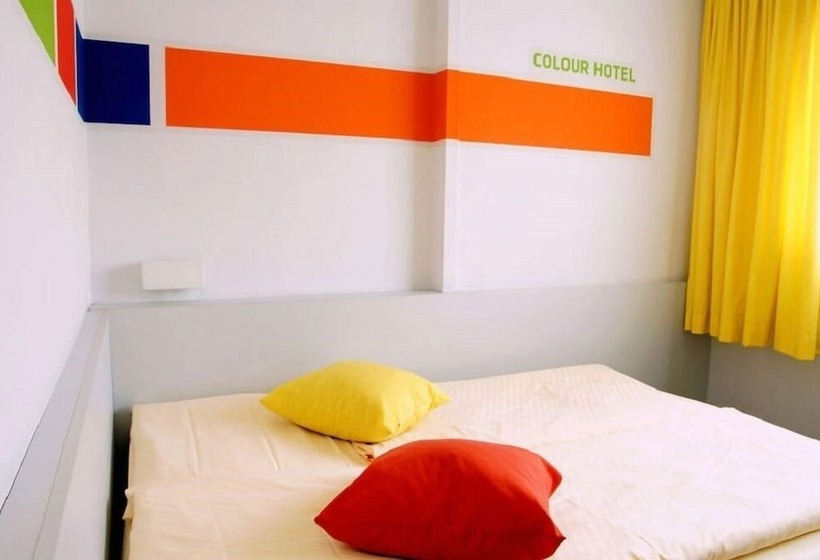 Habitación Estándar, Colour