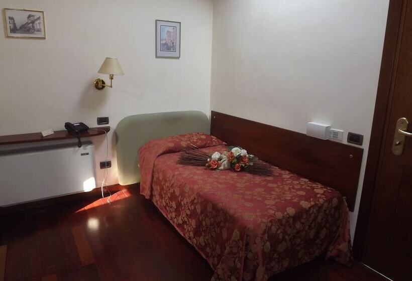 اتاق استاندارد یک نفره, Corte Estense