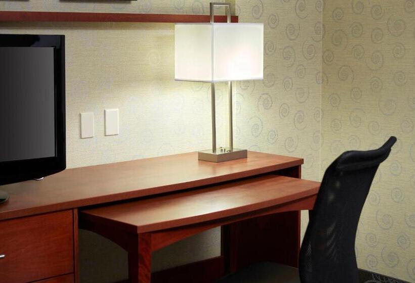 חדר סופריור, Courtyard By Marriott Montreal Airport