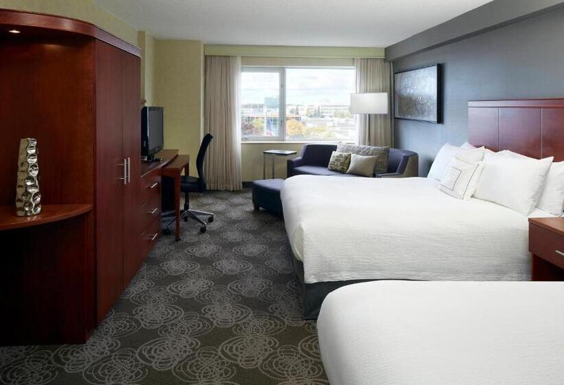 Habitación Superior, Courtyard By Marriott Montreal Airport