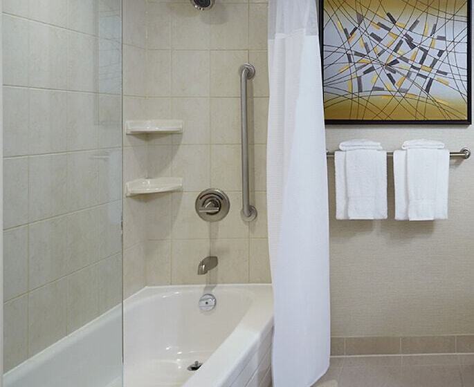 חדר סטנדרט, Courtyard By Marriott Montreal Airport