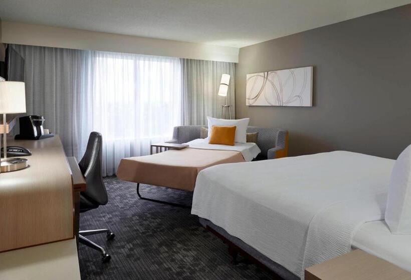اتاق استاندارد با تخت بزرگ, Courtyard By Marriott Toronto Airport