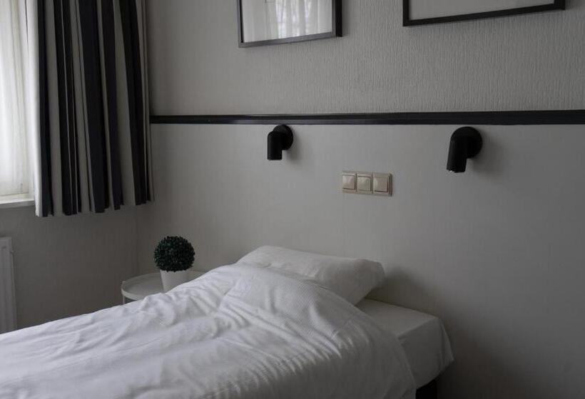 Standard Single Room, De La Bourse