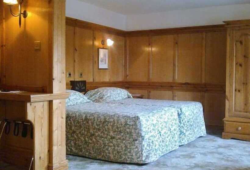 Standard Room, Donington Manor