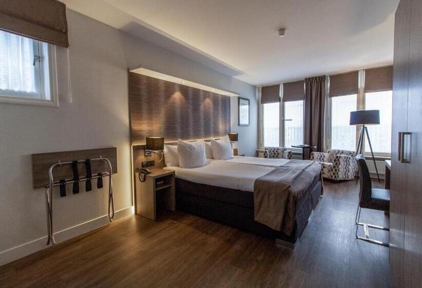سوییت جونیور, Grand Hotel En Résidence De Draak