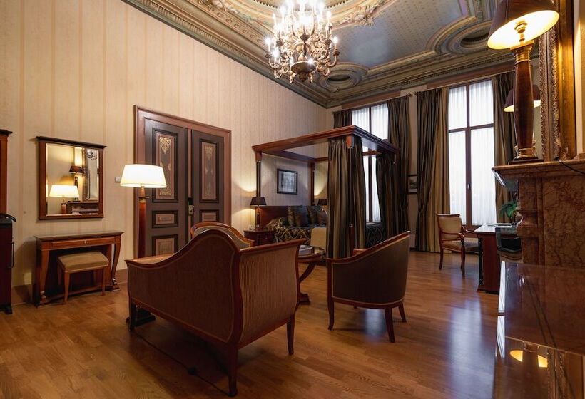 سوییت سوپریور, Grand Hotel En Résidence De Draak
