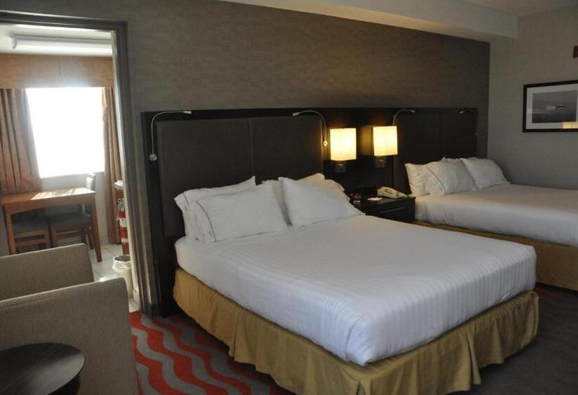 Deluxe Room, Holiday Inn Express  & Suites Barrie