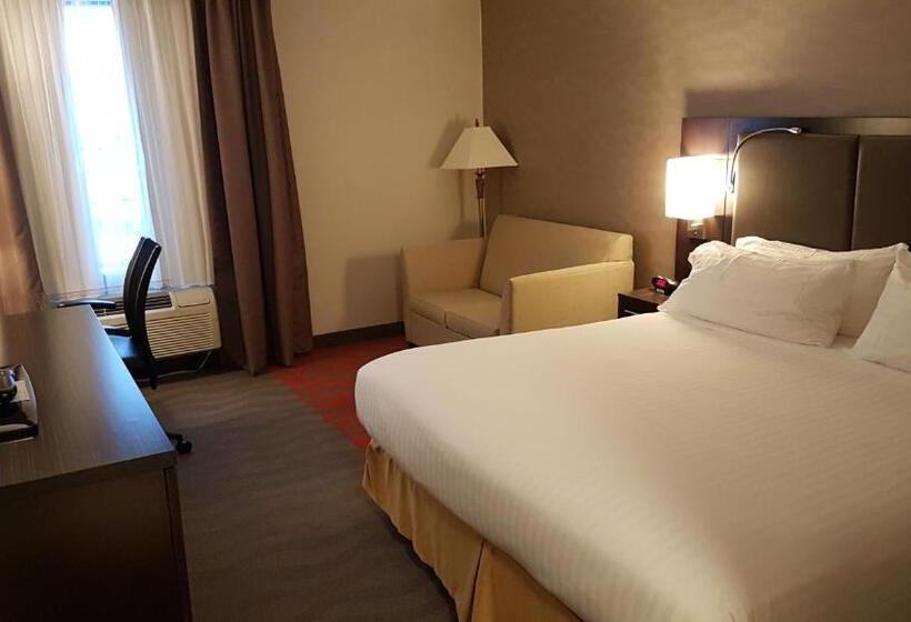 جناح لذوى الاحتياجات الخاصة, Holiday Inn Express  & Suites Barrie