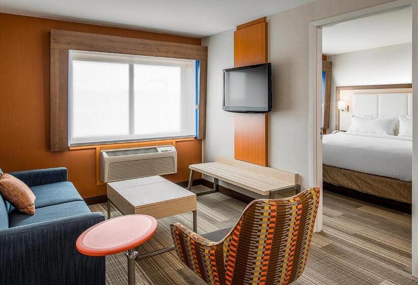 سوییت, Holiday Inn Express & Suites Halifax  Bedford
